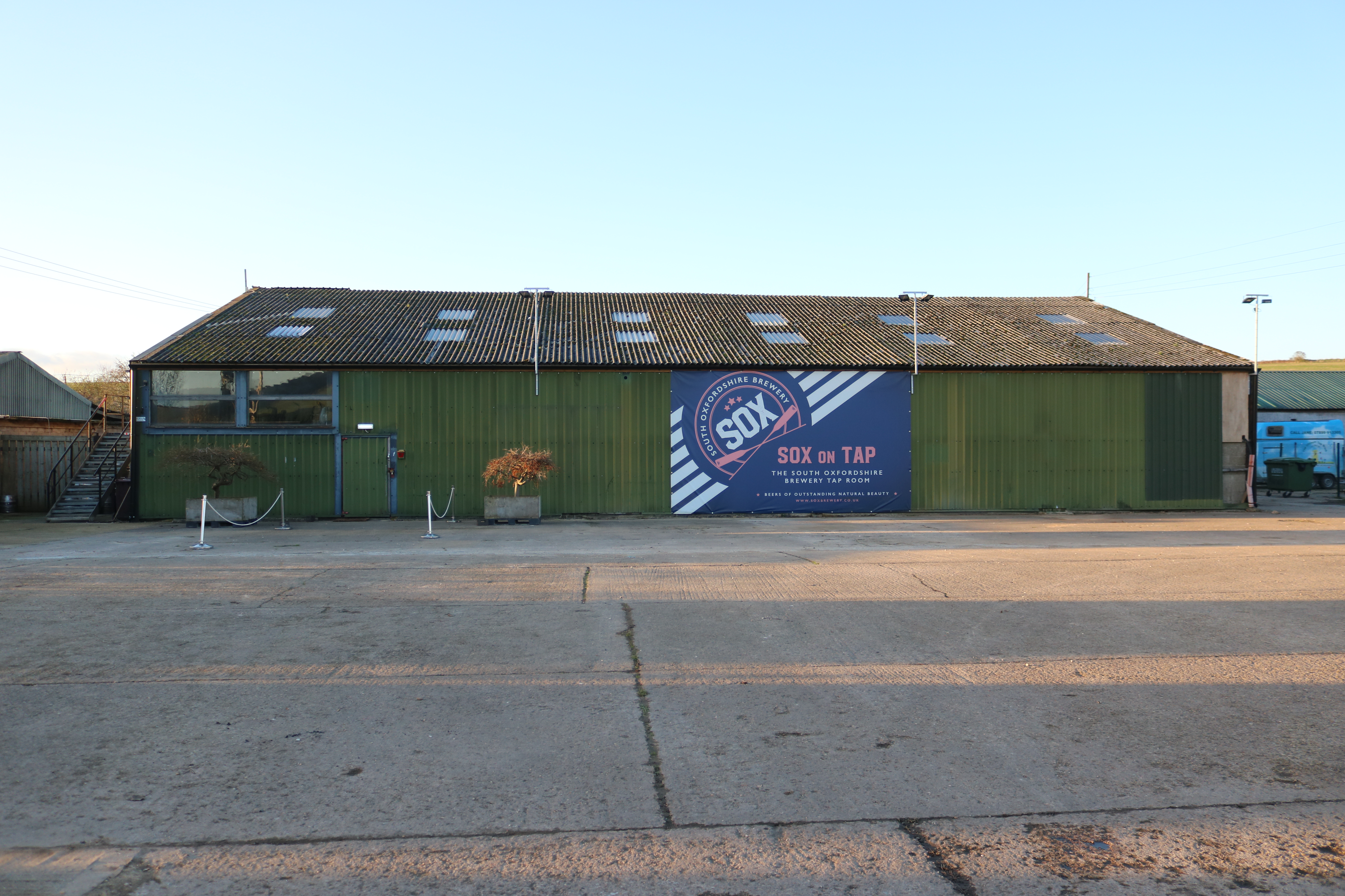 South Oxfordshire Brewery - looking north-west from Icknield Road Dec 2022 [IMG_0369].JPG
